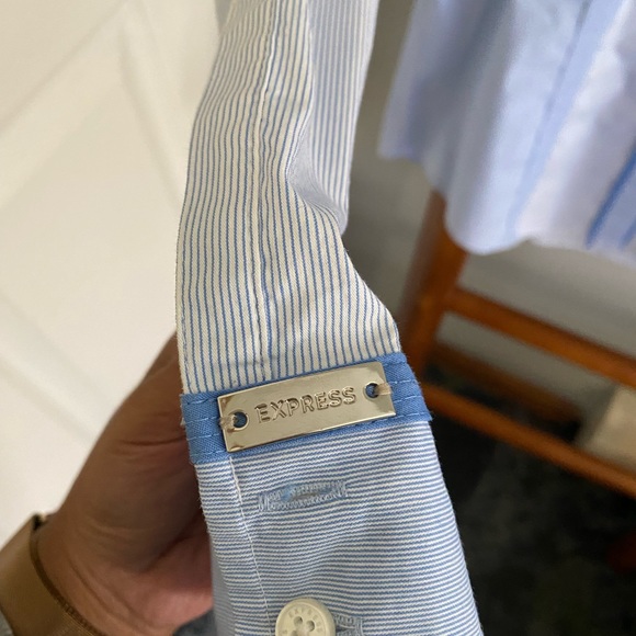 Express The Essential Women’s Dress Work Shirt (S) Blue Button Down - Picture 3 of 5